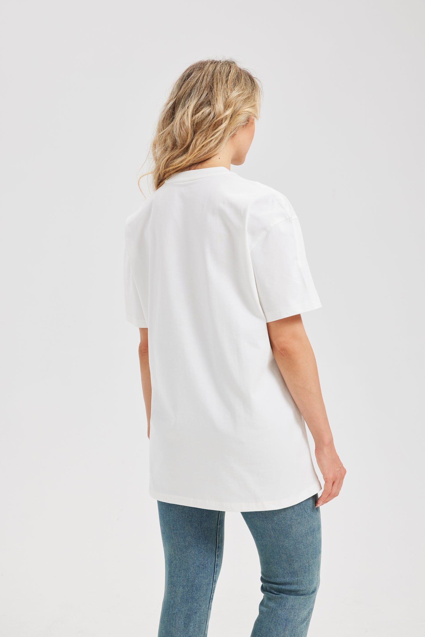 Mitty Women “Little Cat” Graphic Tee