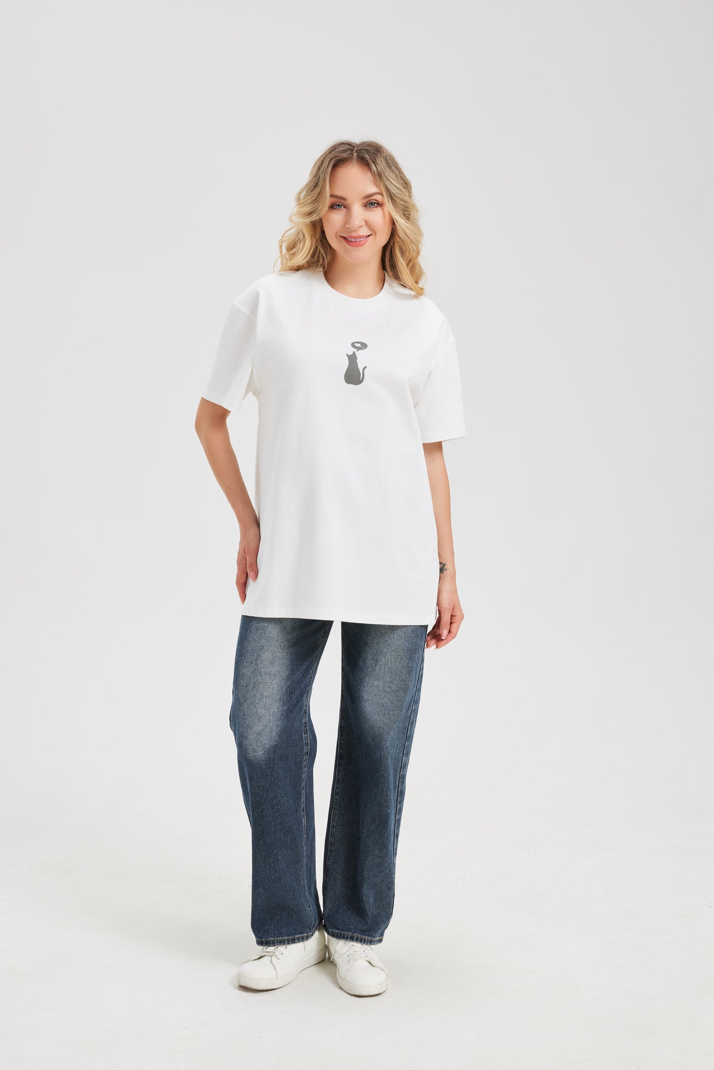 Mitty Women “Mouse Dream” Cat Graphic Tee